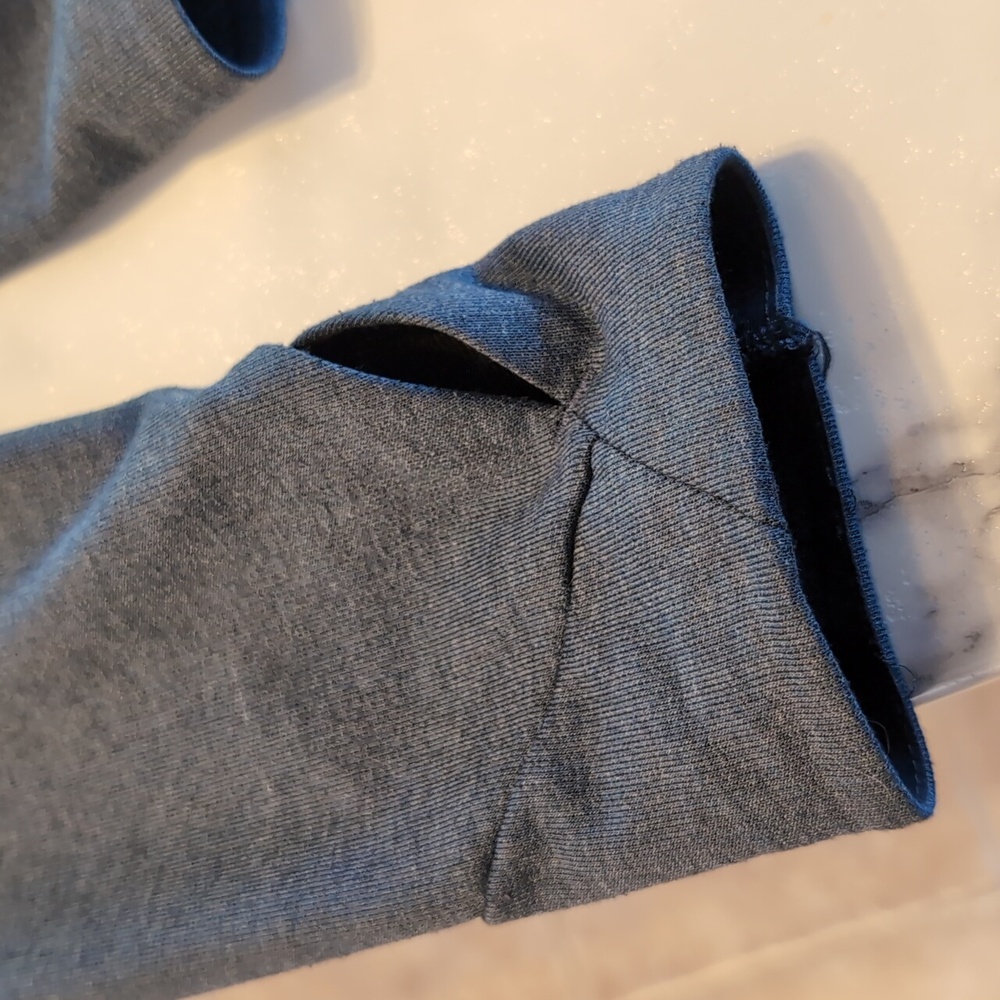 On Running Men's Blue Gray Sweater - Picture 3 of 5